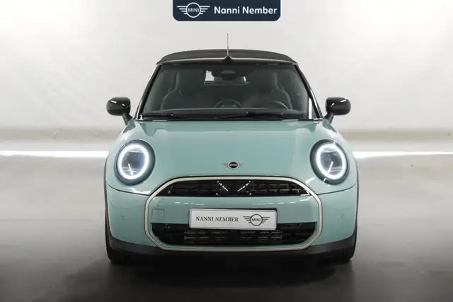 Mini Convertible view 2