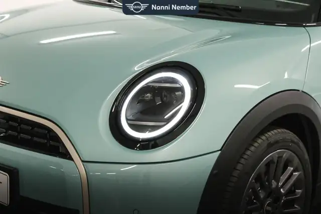 Mini Convertible view 5