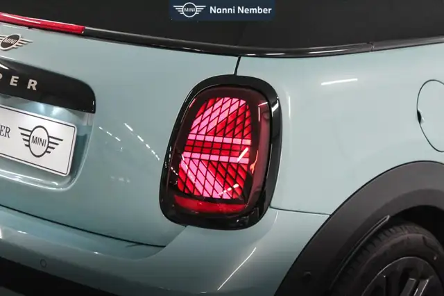 Mini Convertible view 6