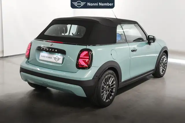 Mini Convertible view 3