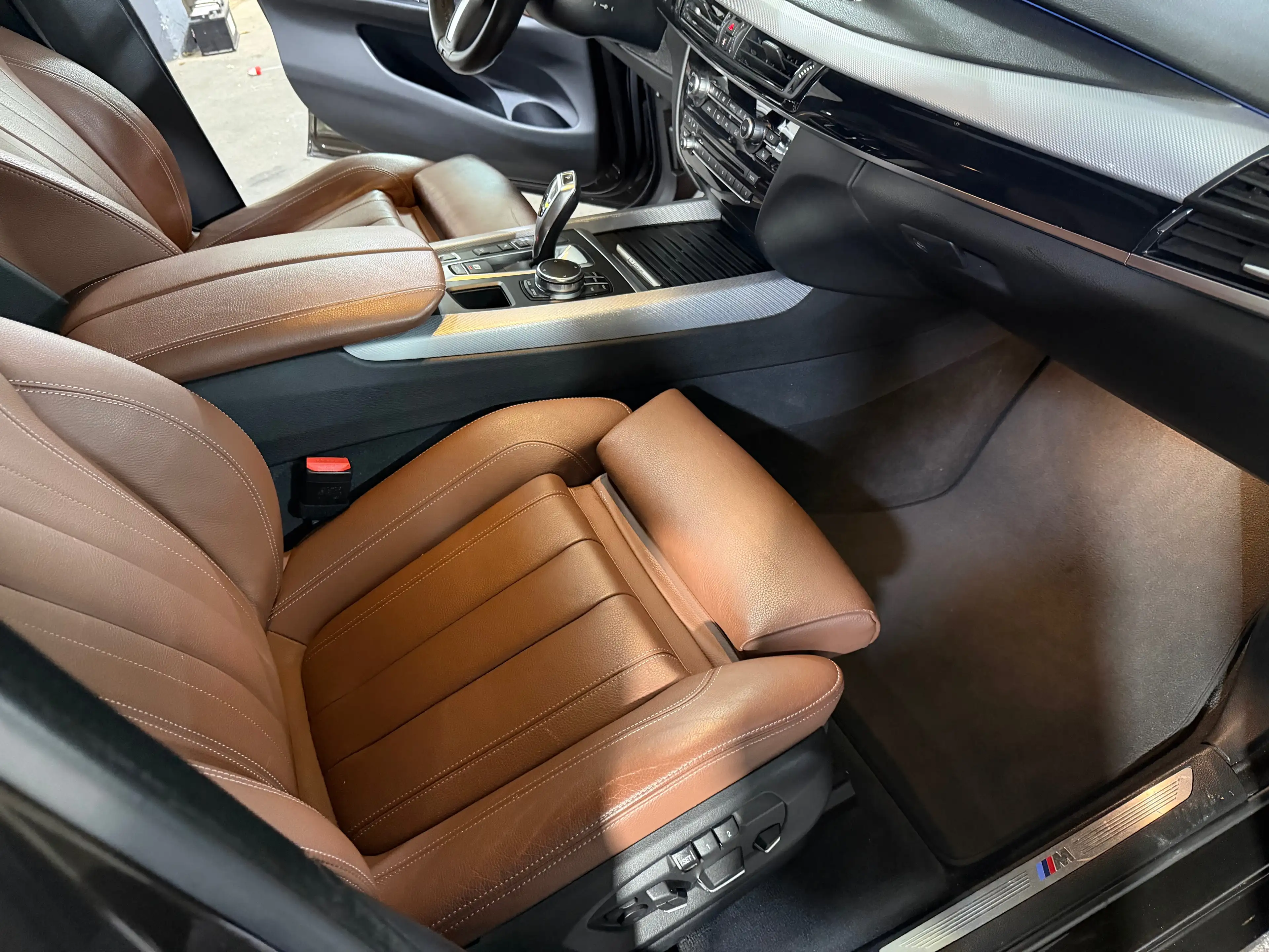 BMW X5 40e Pack M — photo 10