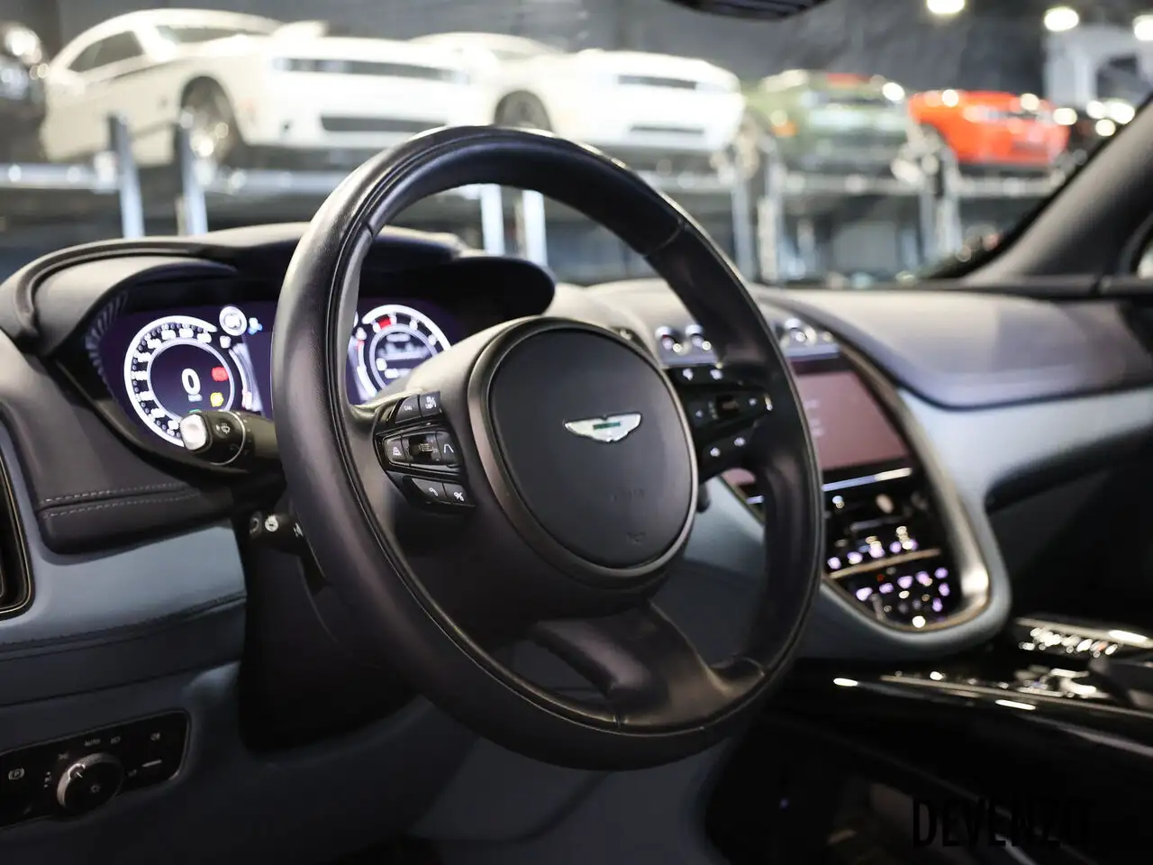 Aston Martin DBX снимка Aston Martin DBX