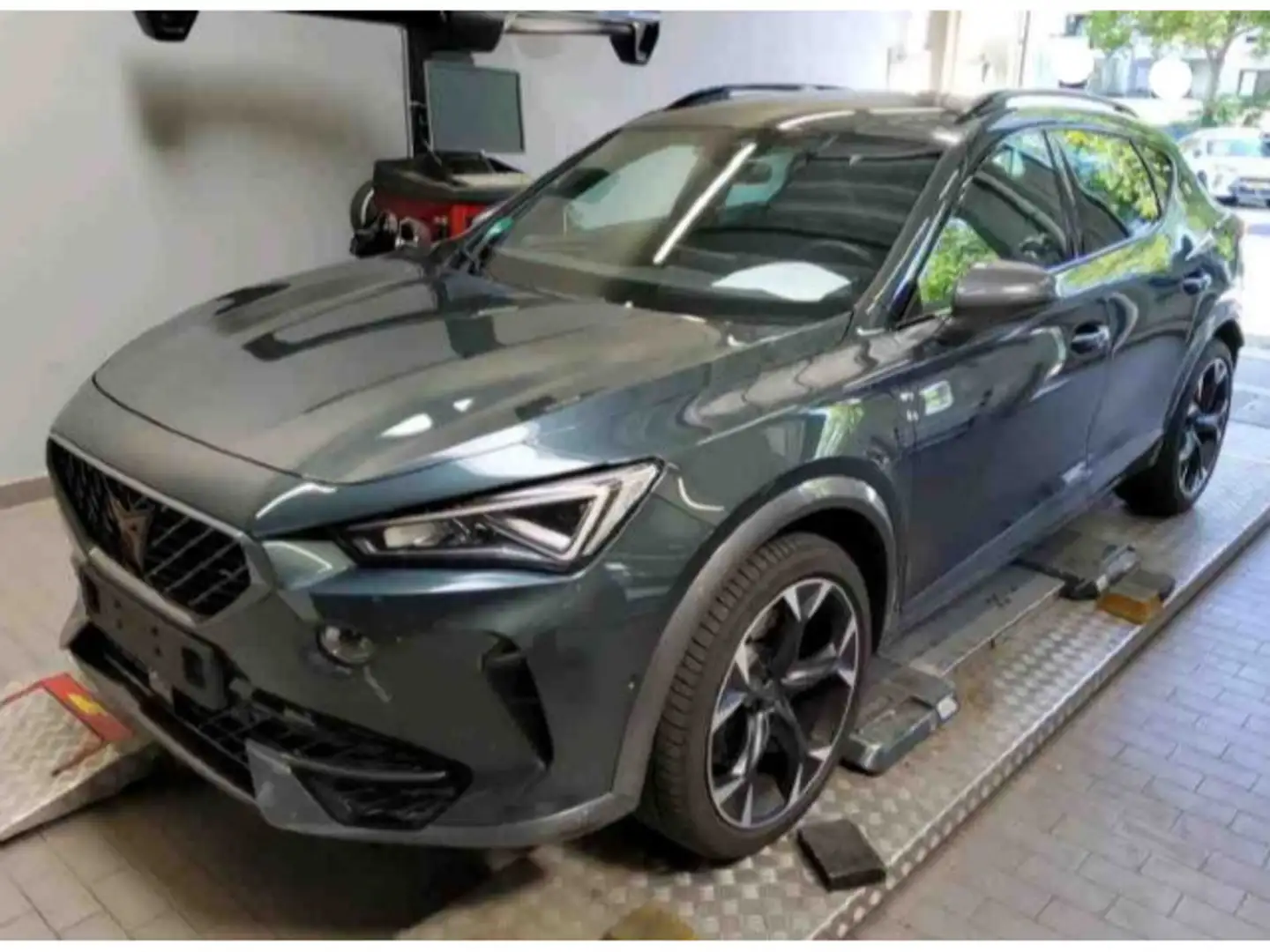 CUPRA Formentor 1.4 e-Hybrid VZ DSG *ACC*R-CAM*SHZ* Grün - 2