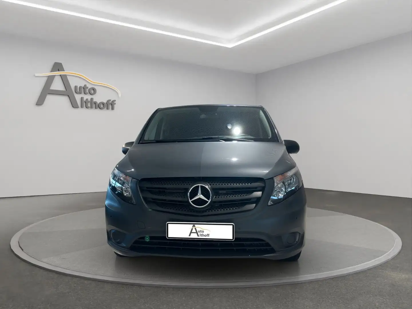 Mercedes-Benz Vito Tourer Edition lang Aut. AHK NAV StdHzg TEM Gris - 2