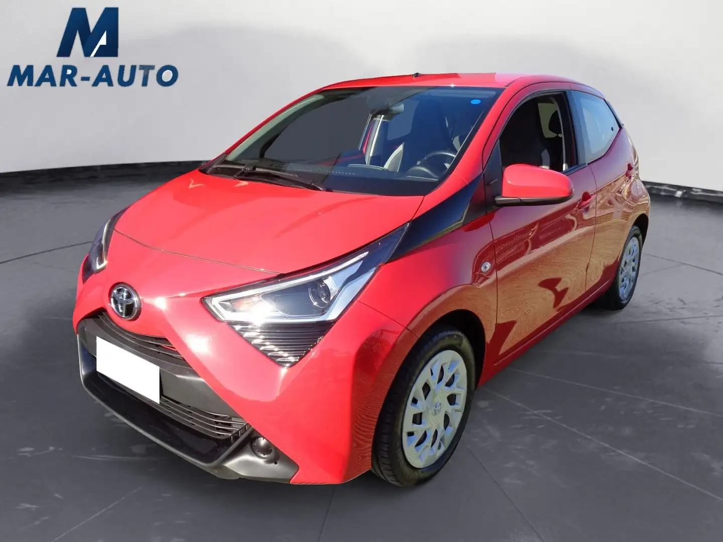 Toyota Aygo Connect 1.0 VVT-i 72CV 5 porte x-business Czerwony - 1