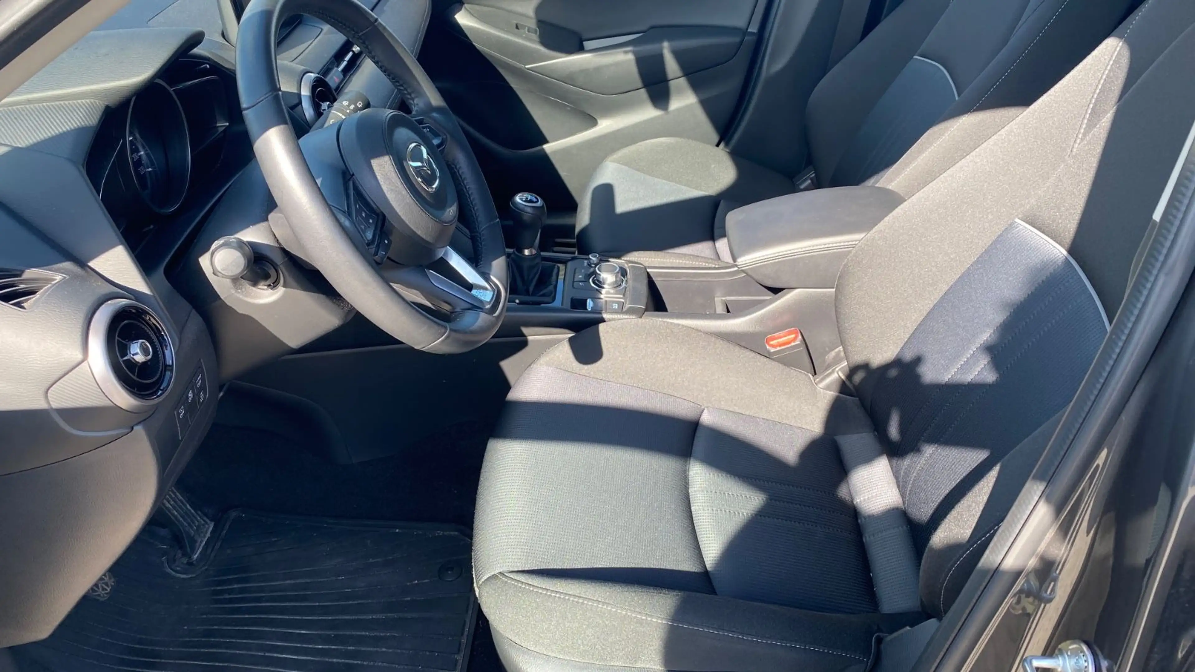 Mazda CX-3 wenig KM — photo 11