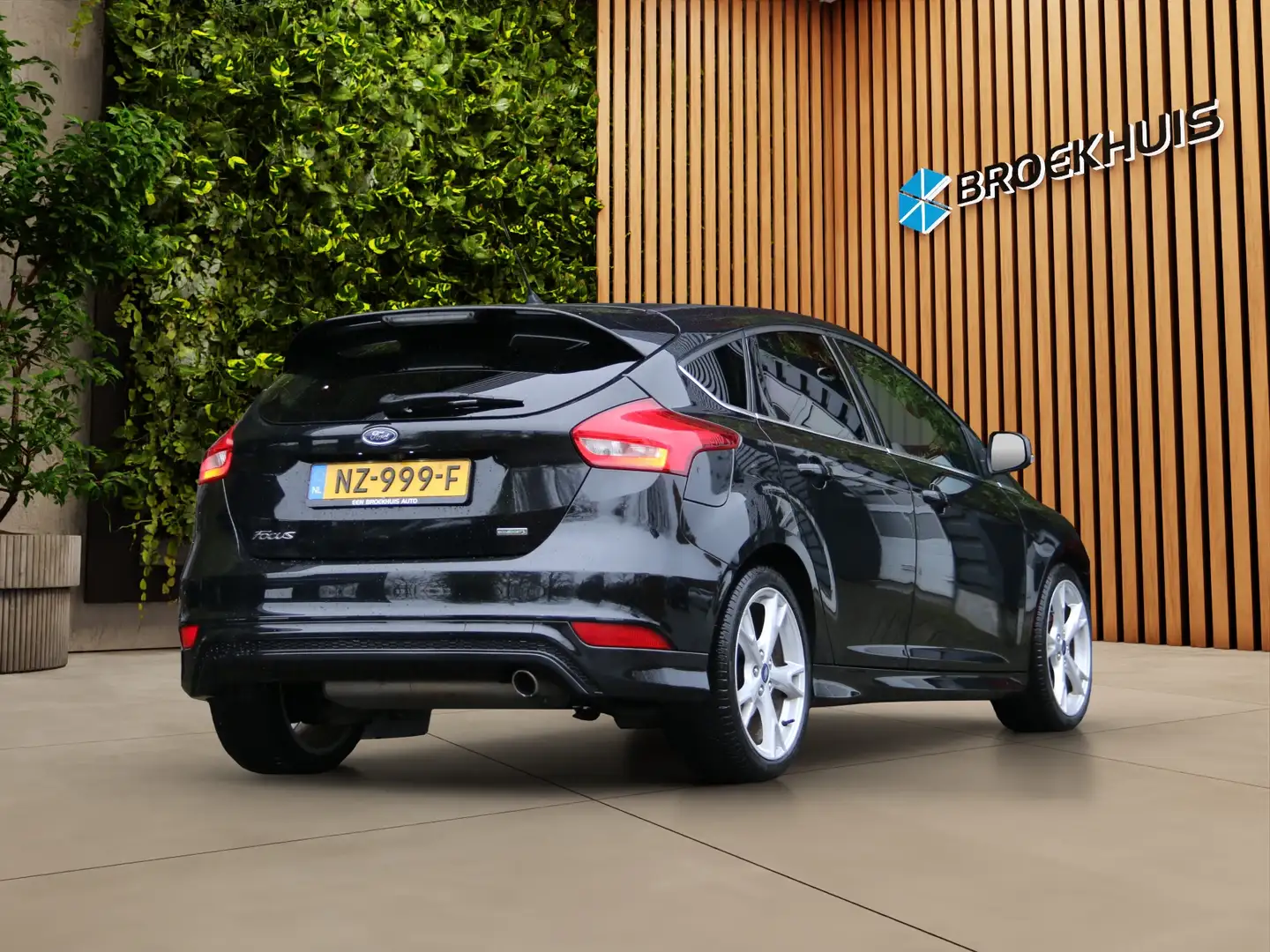 Ford Focus 1.5 Titanium Sport | Navi | Camera | Half-leer | X Noir - 2