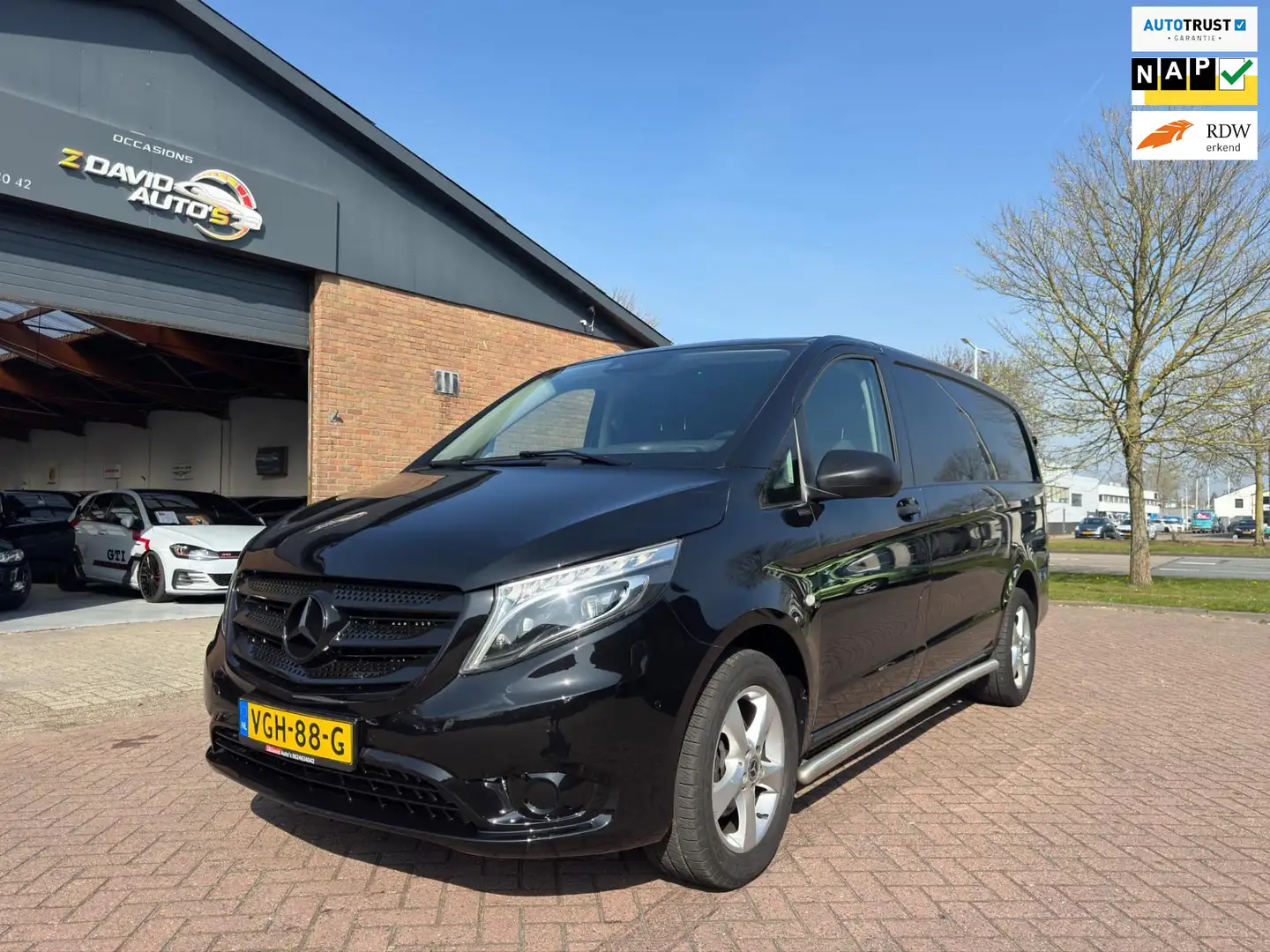 Mercedes-Benz Vito 111 CDI Lang Navi \ Cam \ Noir - 1