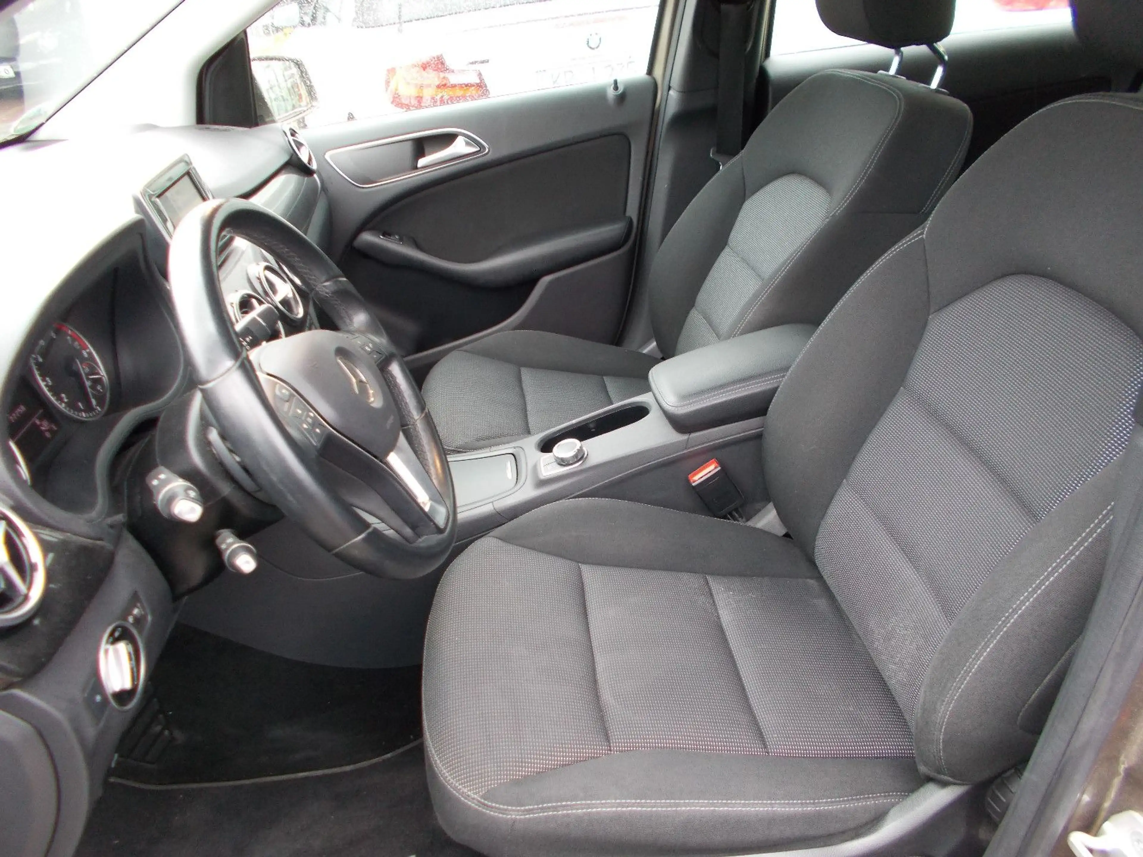 Mercedes-Benz B 180 Navi,Kamara,nur77000KM,Scheckheft — photo 11