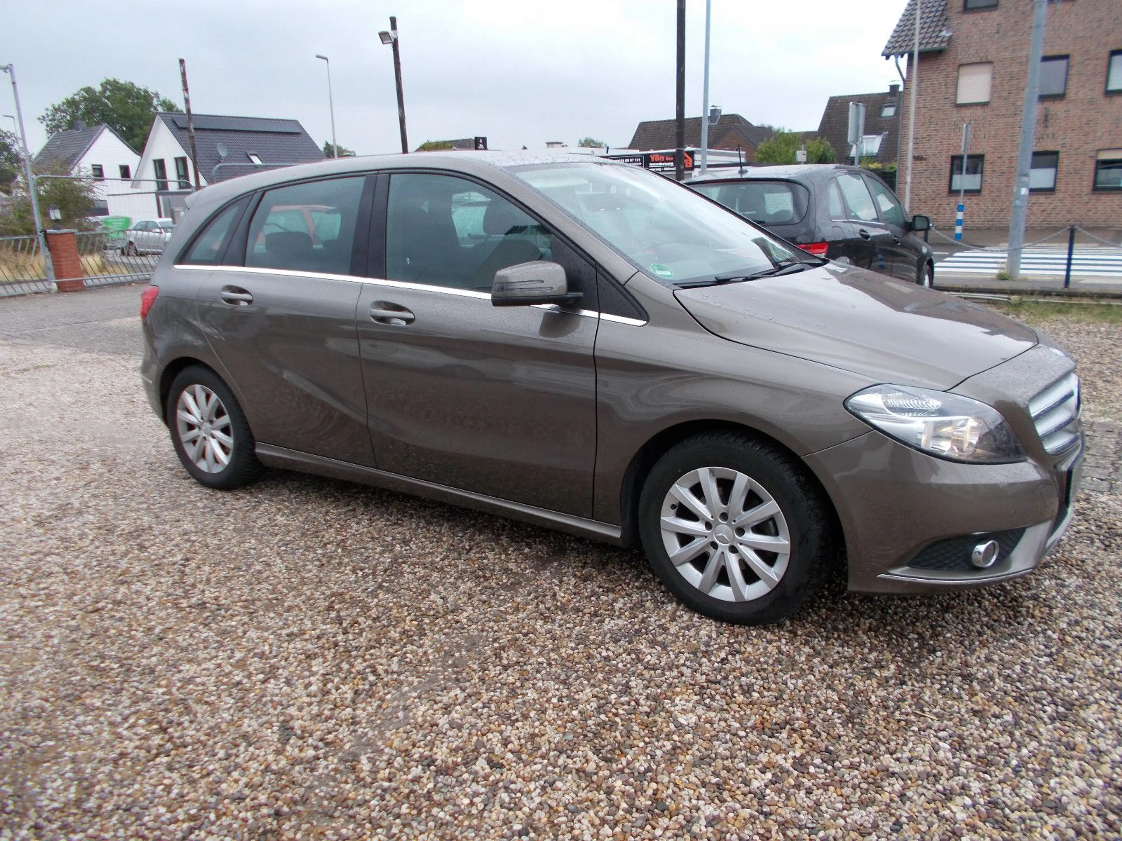 Mercedes-Benz B 180 Navi,Kamara,nur77000KM,Scheckheft — photo 3