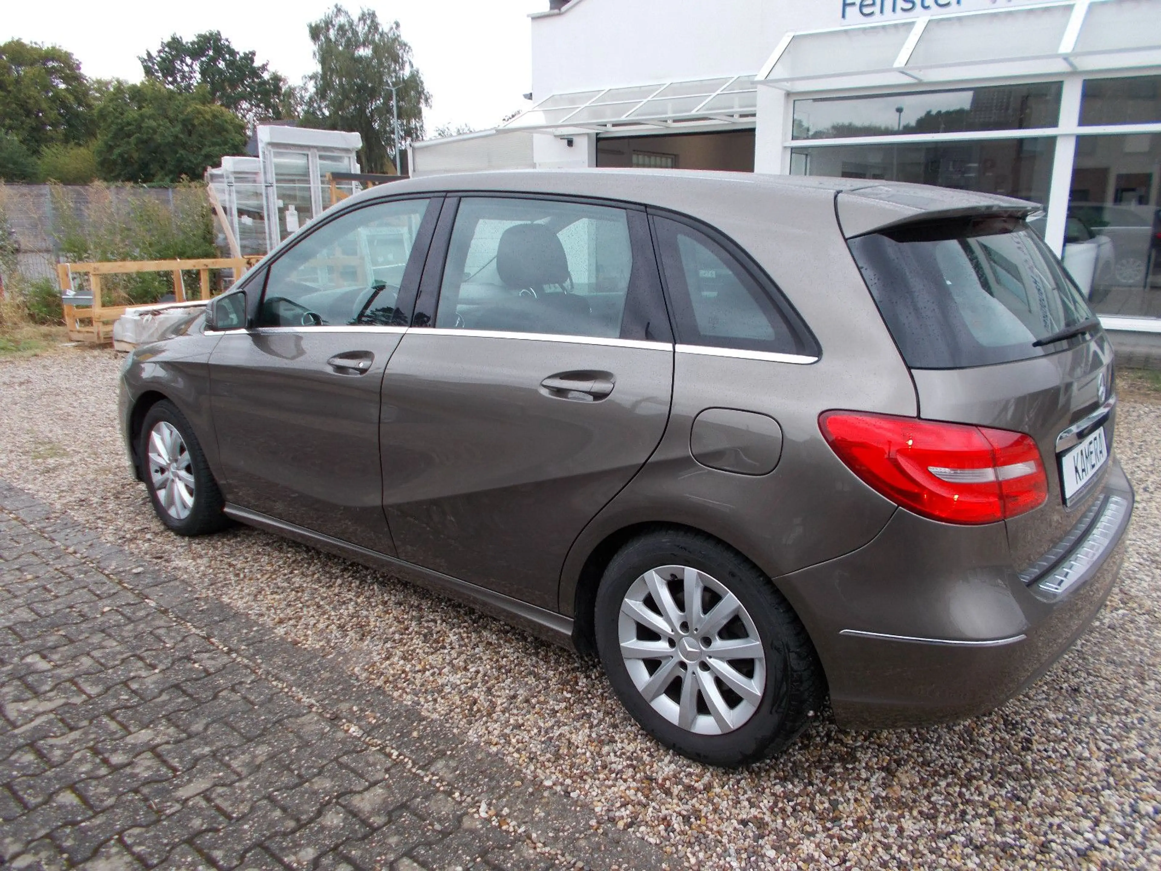 Mercedes-Benz B 180 Navi,Kamara,nur77000KM,Scheckheft — photo 5