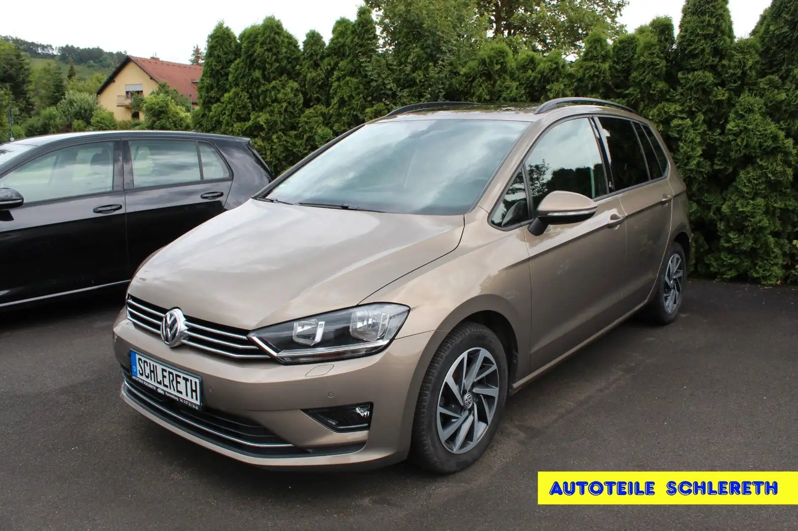 Volkswagen Golf Sportsvan Panoramadach AHK Gold - 1