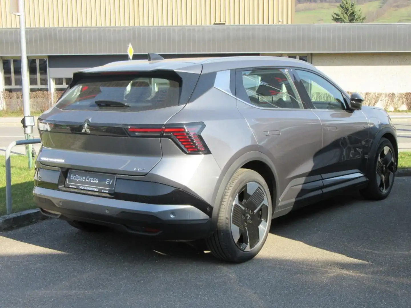 Mitsubishi Eclipse Cross BEV Invite 11kW LR 26 Grau - 2