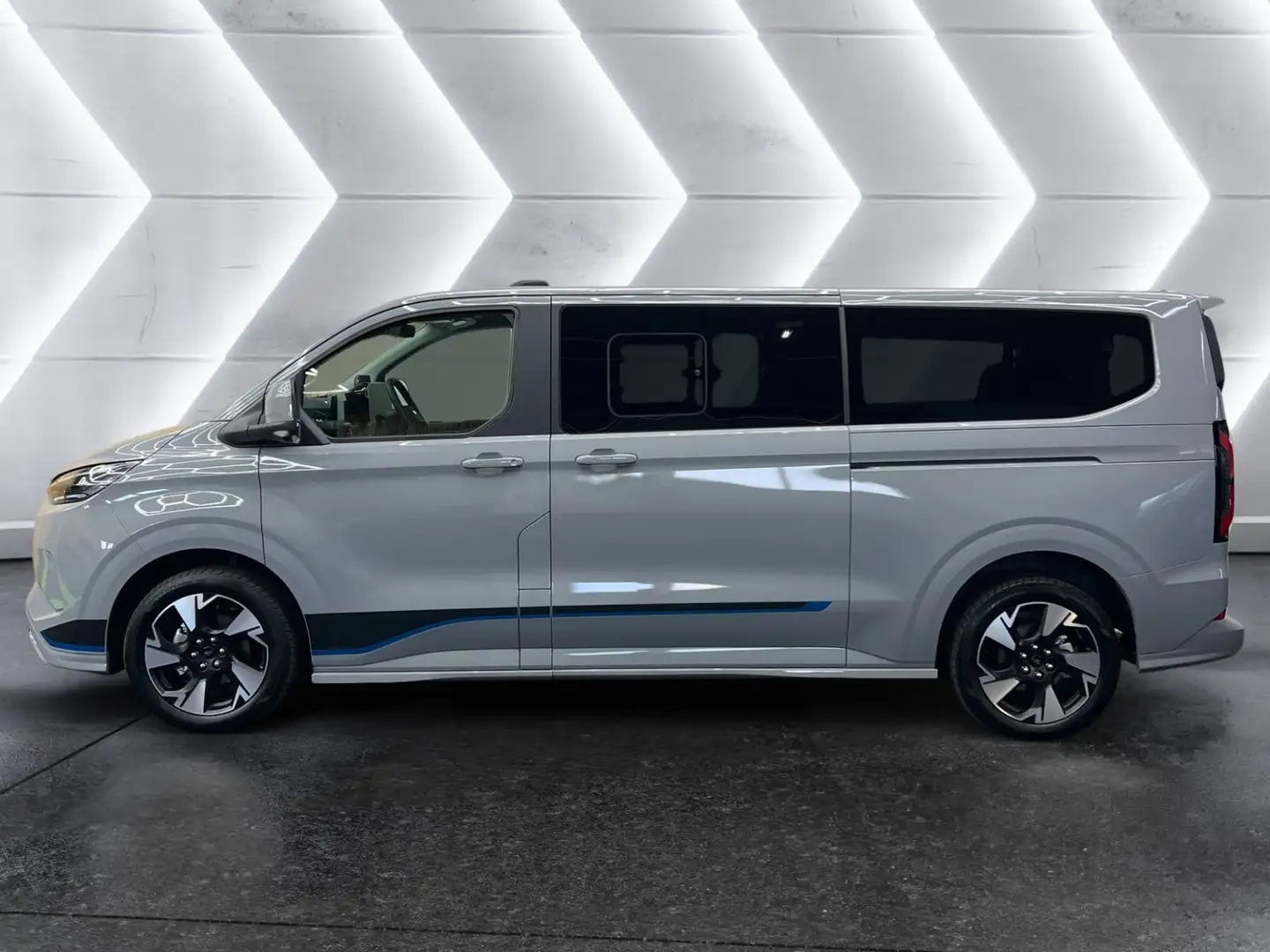 Ford Tourneo Custom L2 Sport | PHEV | Bus 8-Sitze | Sofort verfügbar Grau - 2