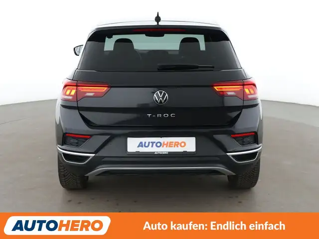 Volkswagen T-Roc view 5