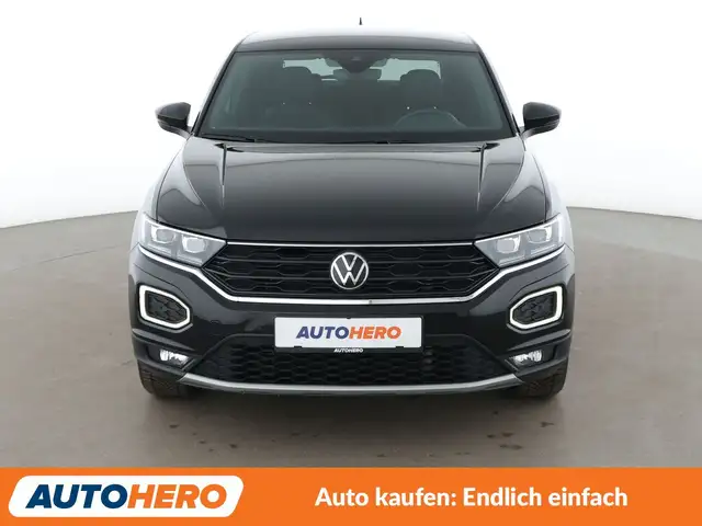 Volkswagen T-Roc view 9