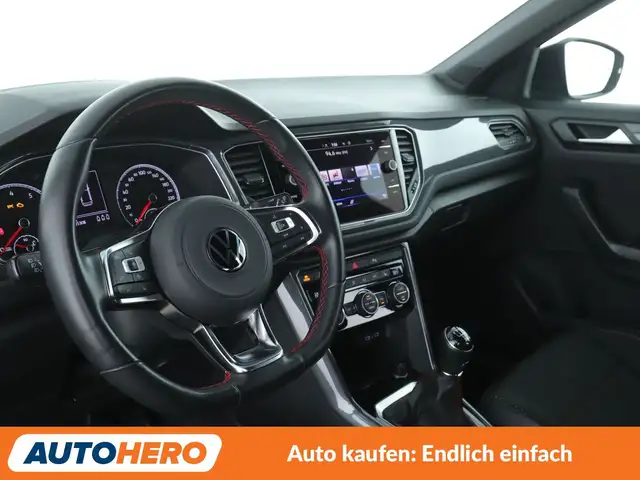 Volkswagen T-Roc view 11