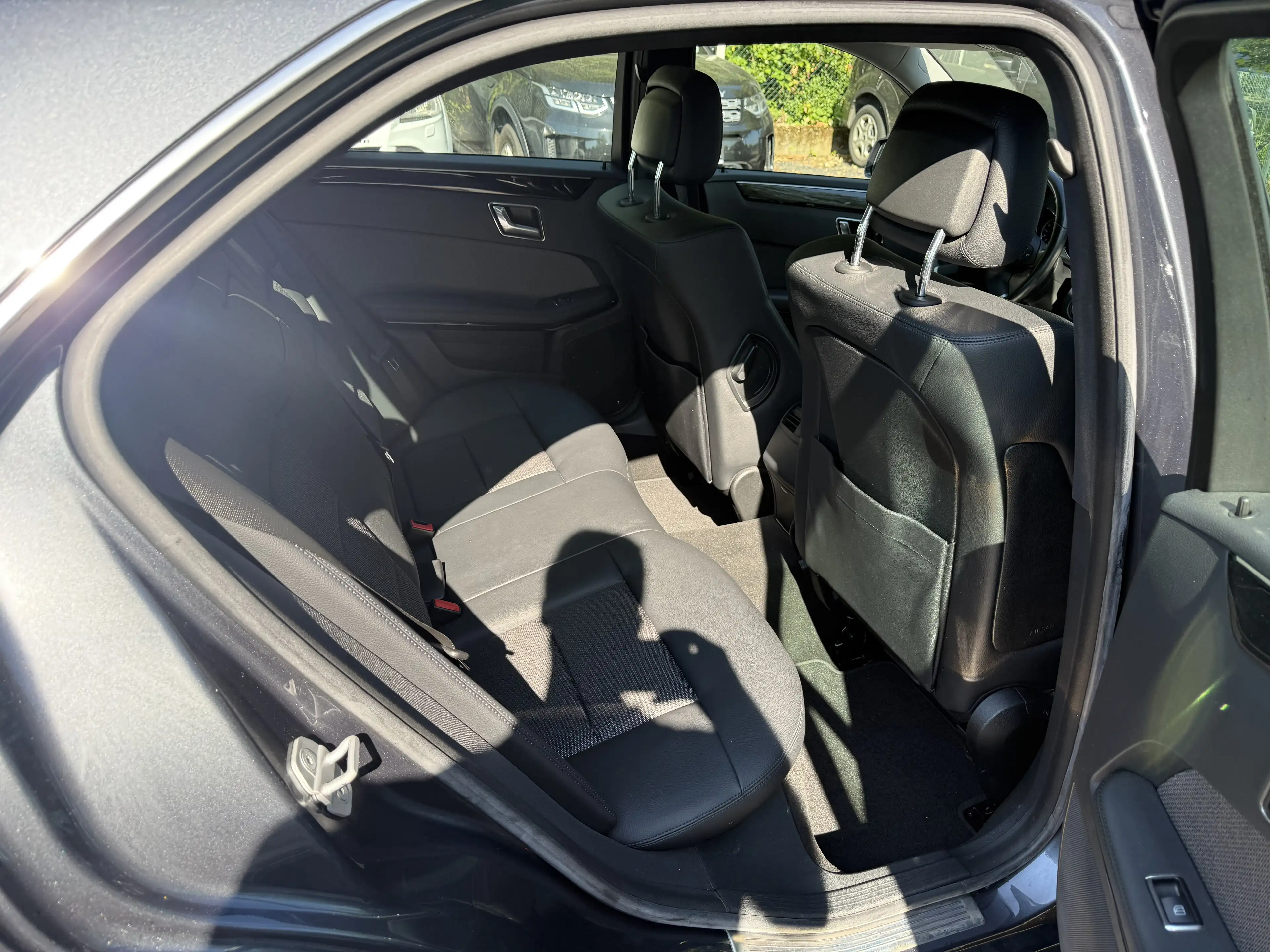 Mercedes-Benz E 250 E 250 CGI BlueEfficiency (212.047), Avangard — photo 7