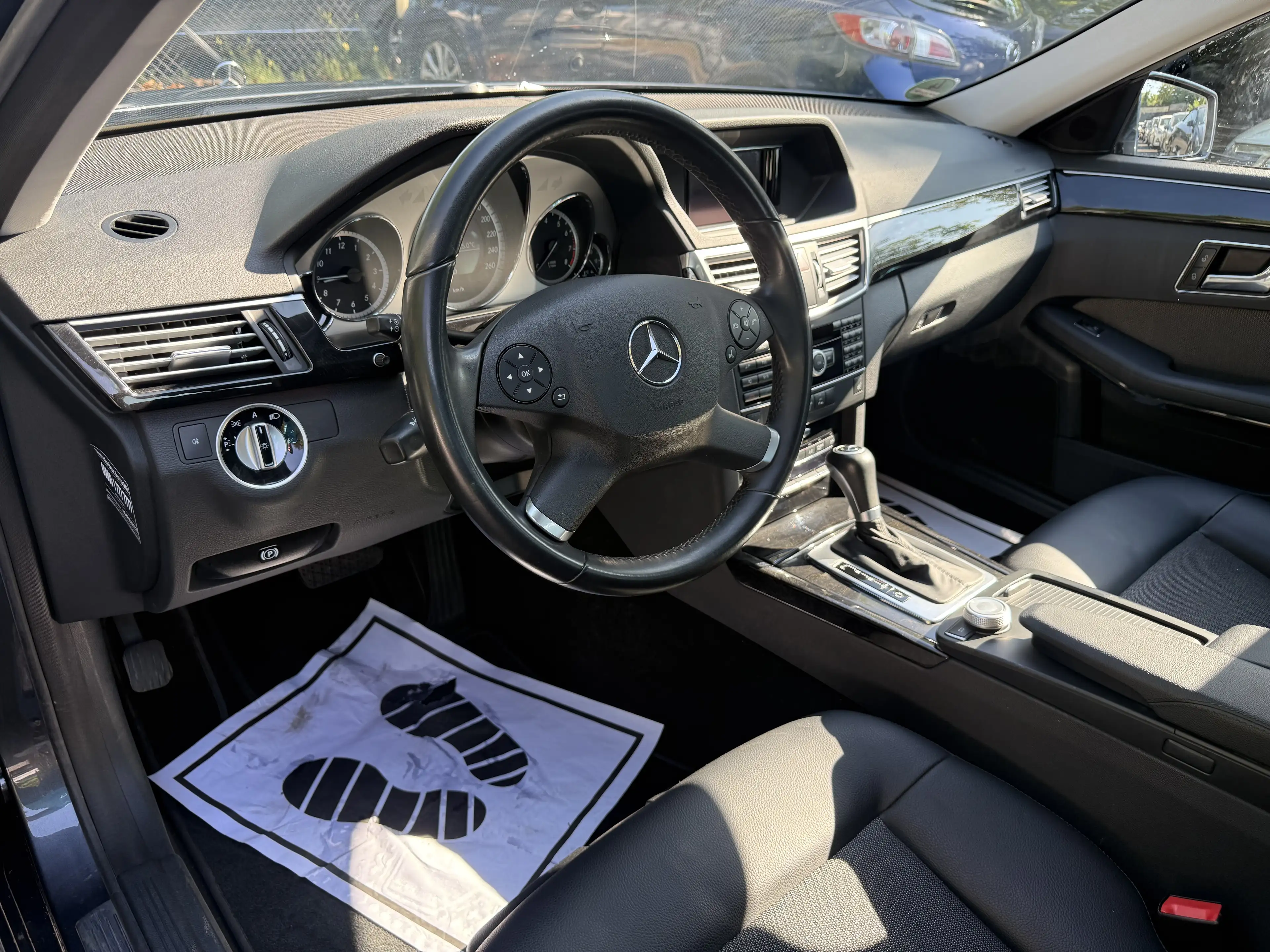 Mercedes-Benz E 250 E 250 CGI BlueEfficiency (212.047), Avangard — photo 10