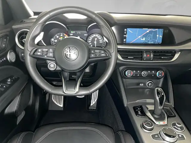 Alfa Romeo Stelvio view 6