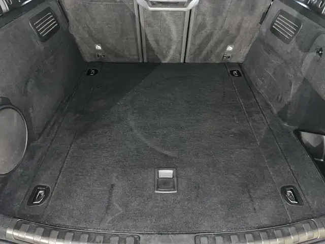 Alfa Romeo Stelvio view 12