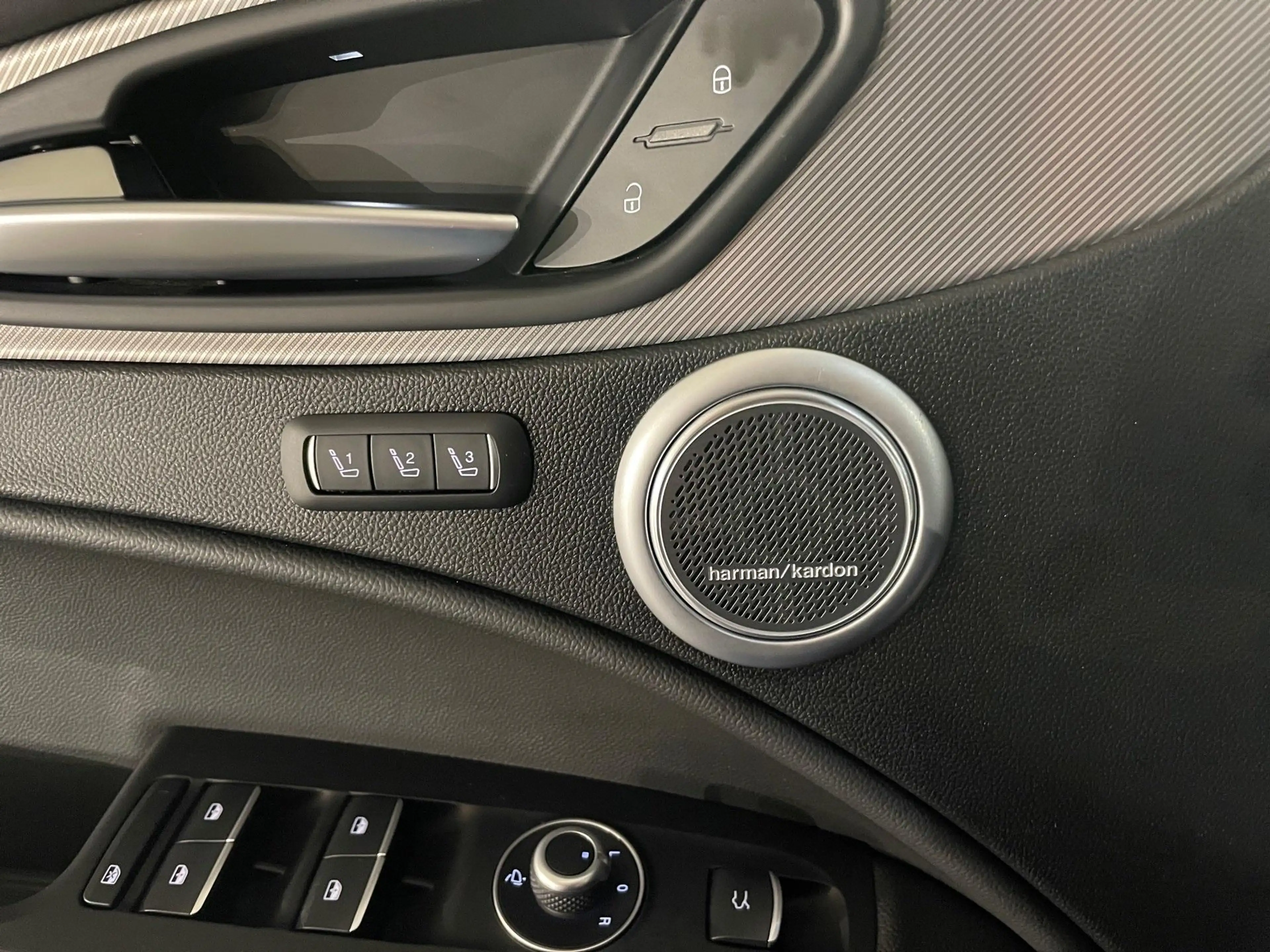 Alfa Romeo Stelvio 2.1 D 210 Veloce AWD — photo 15