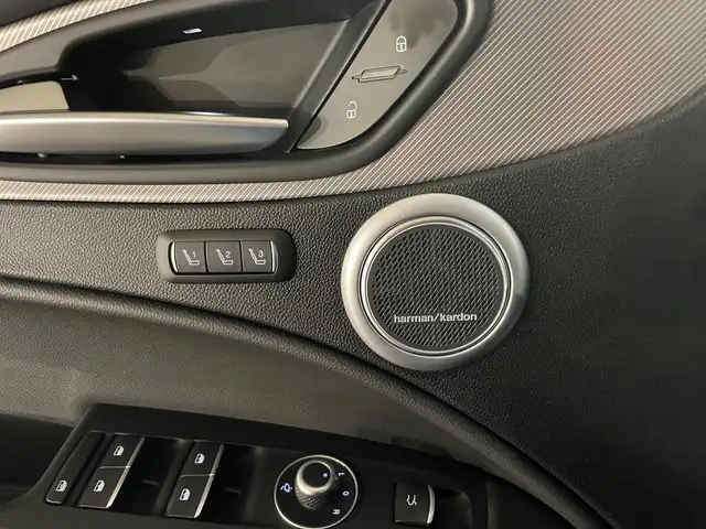 Alfa Romeo Stelvio view 15