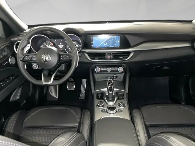 Alfa Romeo Stelvio view 5