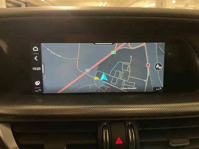 Alfa Romeo Stelvio view 3