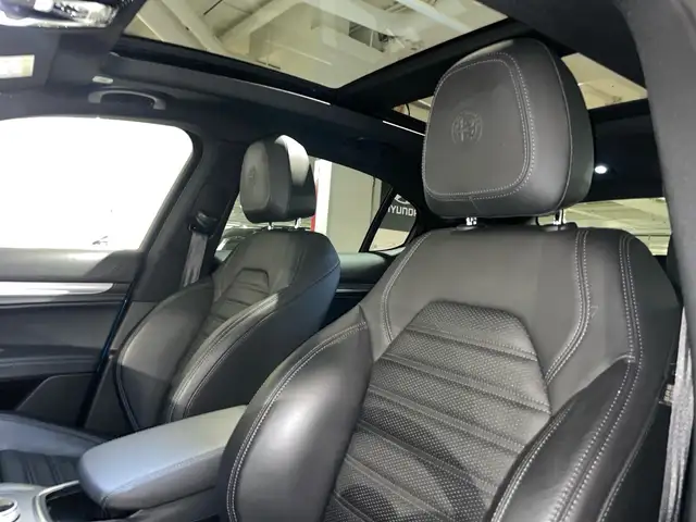 Alfa Romeo Stelvio view 13