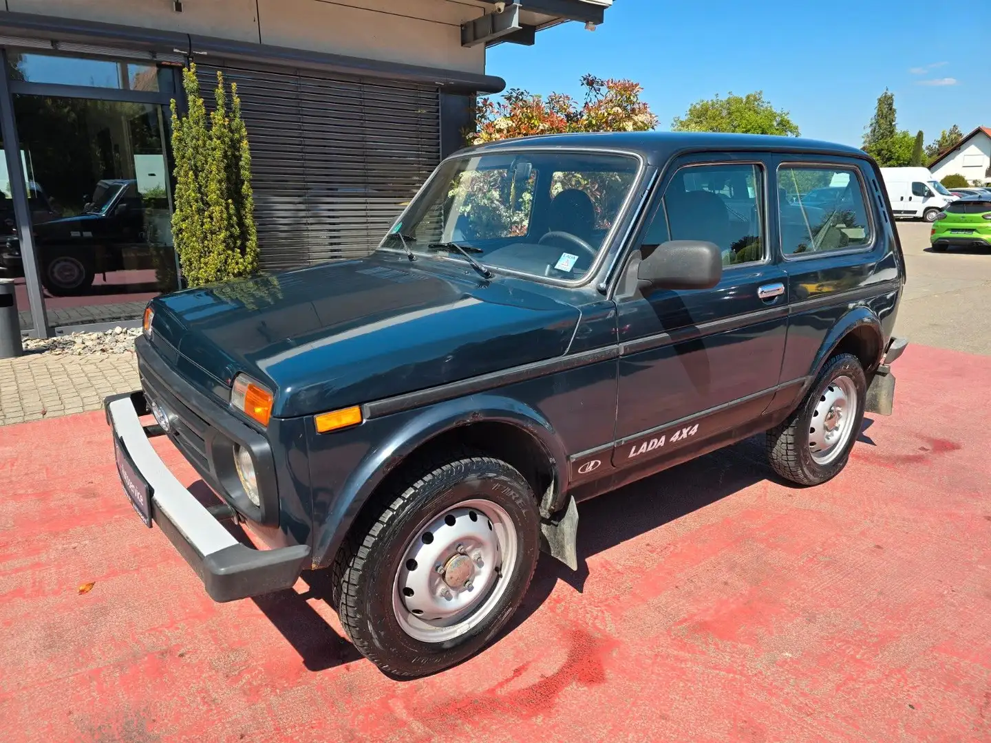 Lada Niva Only AHK/Servo Grün - 2