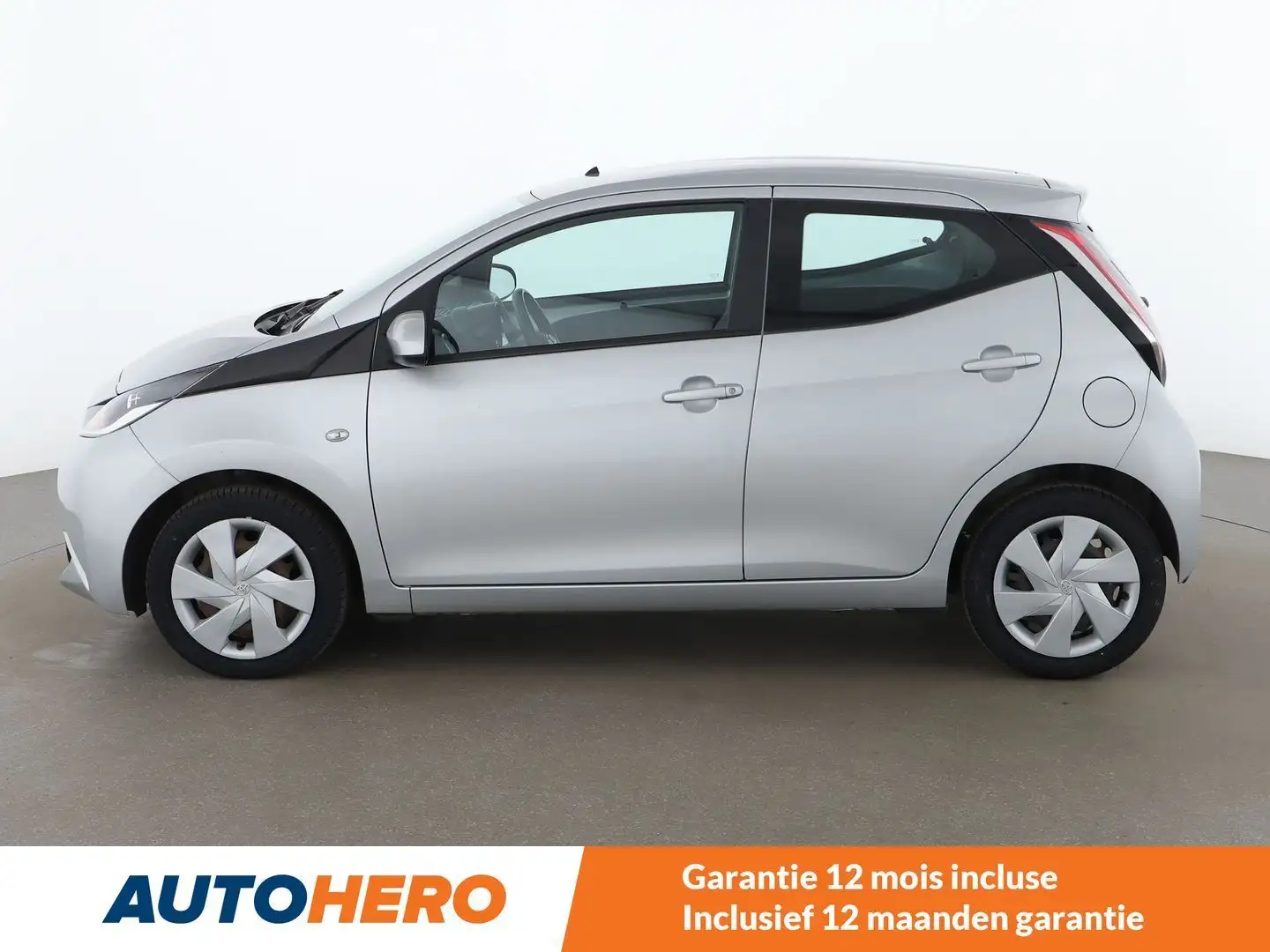 Toyota Aygo 1.0 X-Play Šedá - 2