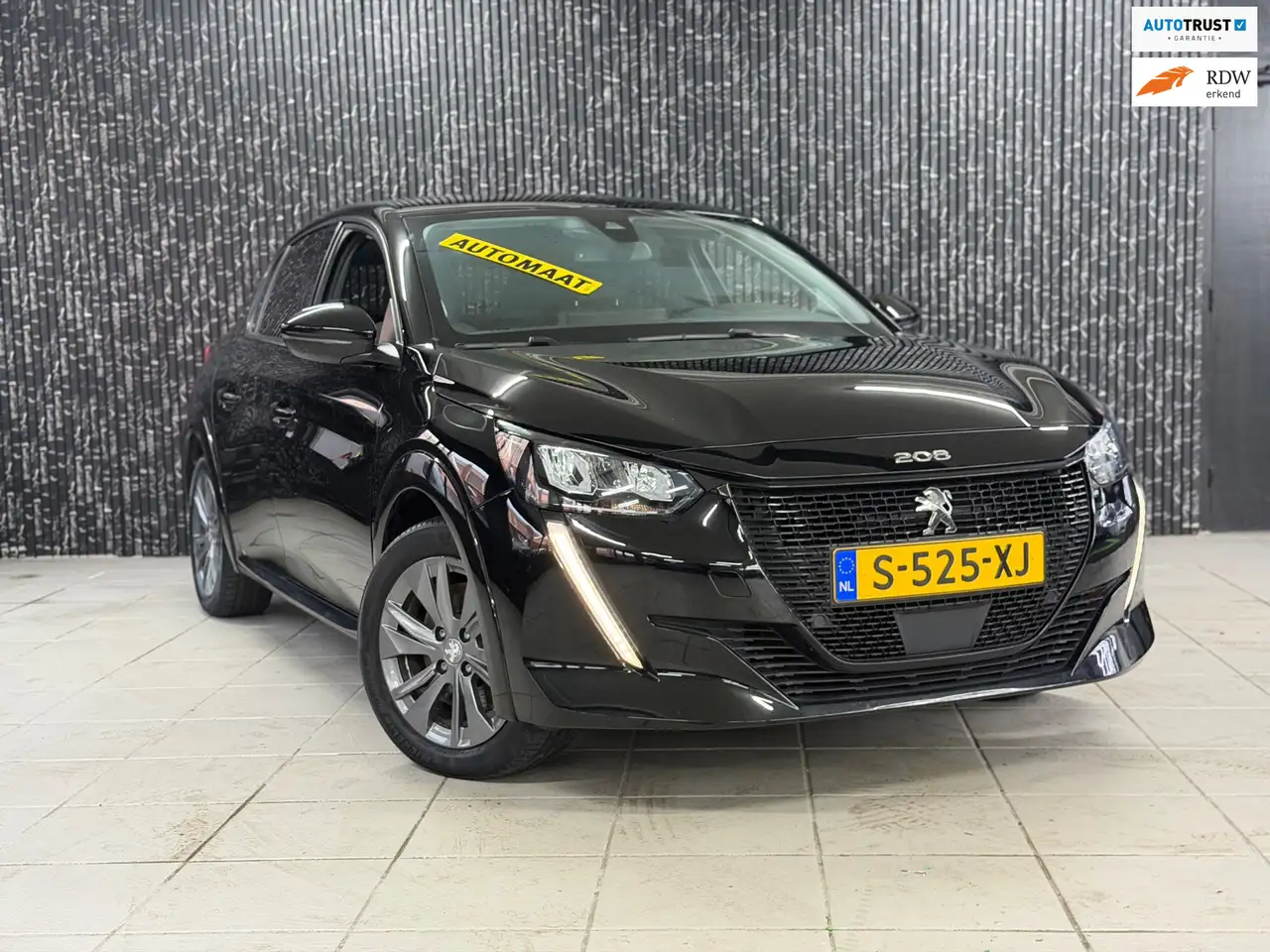Peugeot e-208