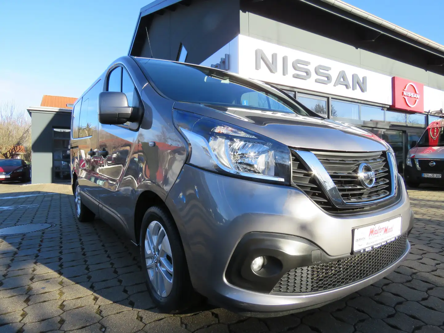 Nissan NV300 L1H1 Premium 2,0 dCi 170PS DCT mit AHK Gris - 1