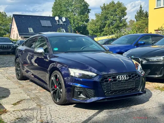 Audi S5 view 3