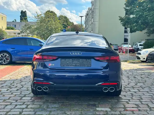 Audi S5 view 5