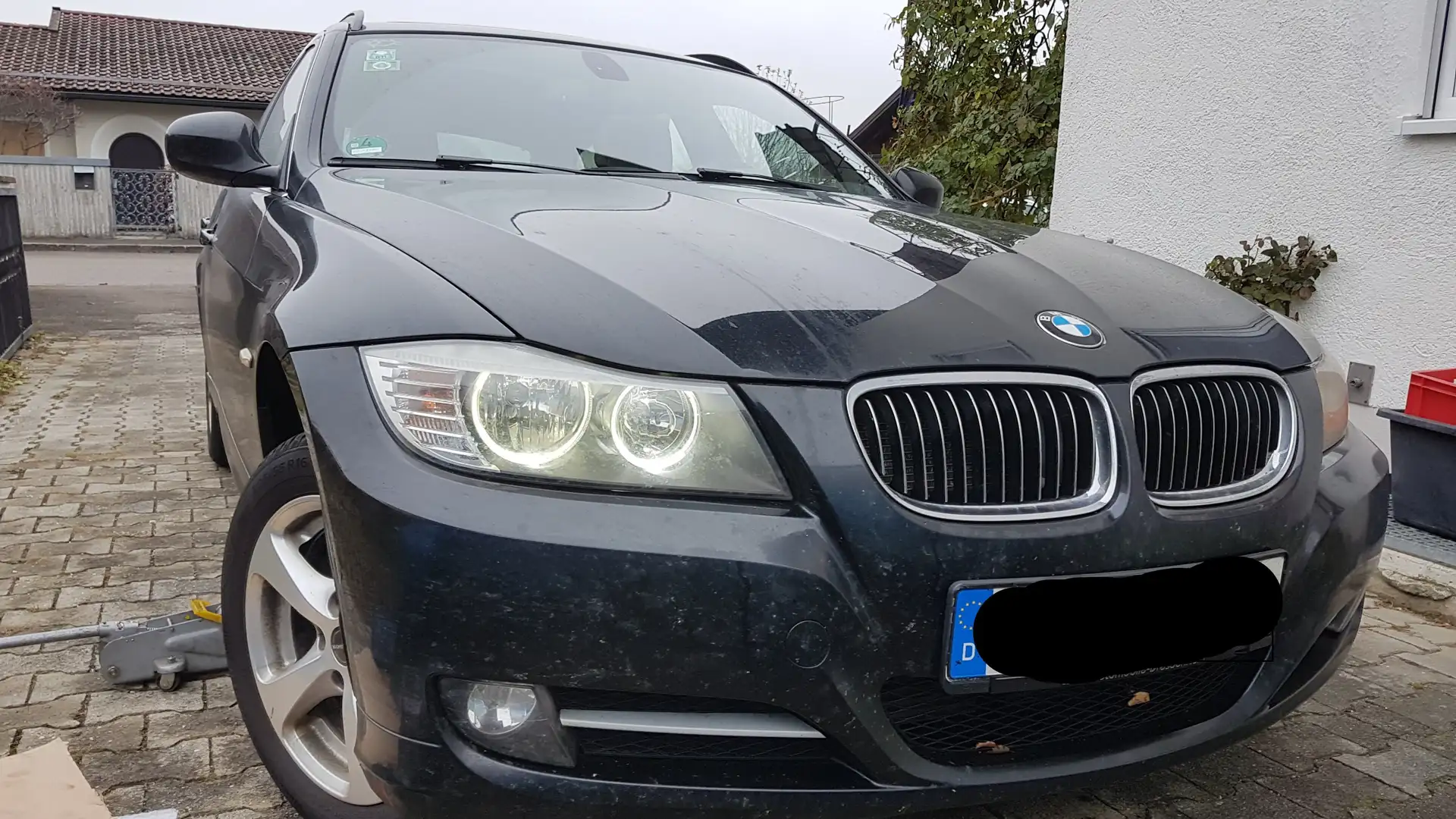 BMW 320 320d DPF Touring Schwarz - 1