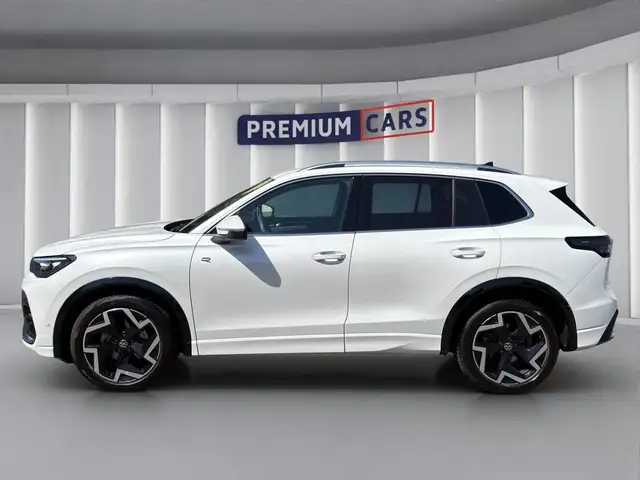 Volkswagen Tiguan view 2
