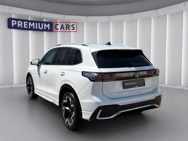 Volkswagen Tiguan view 3