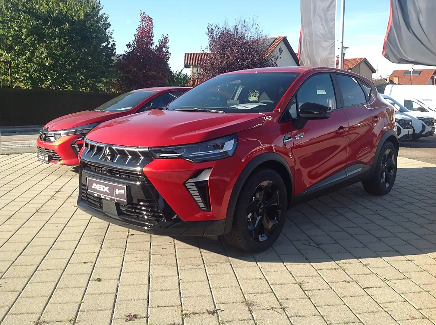 Mitsubishi ASX 1,8 HEV Invite Black Edition Aut. Rot - 1