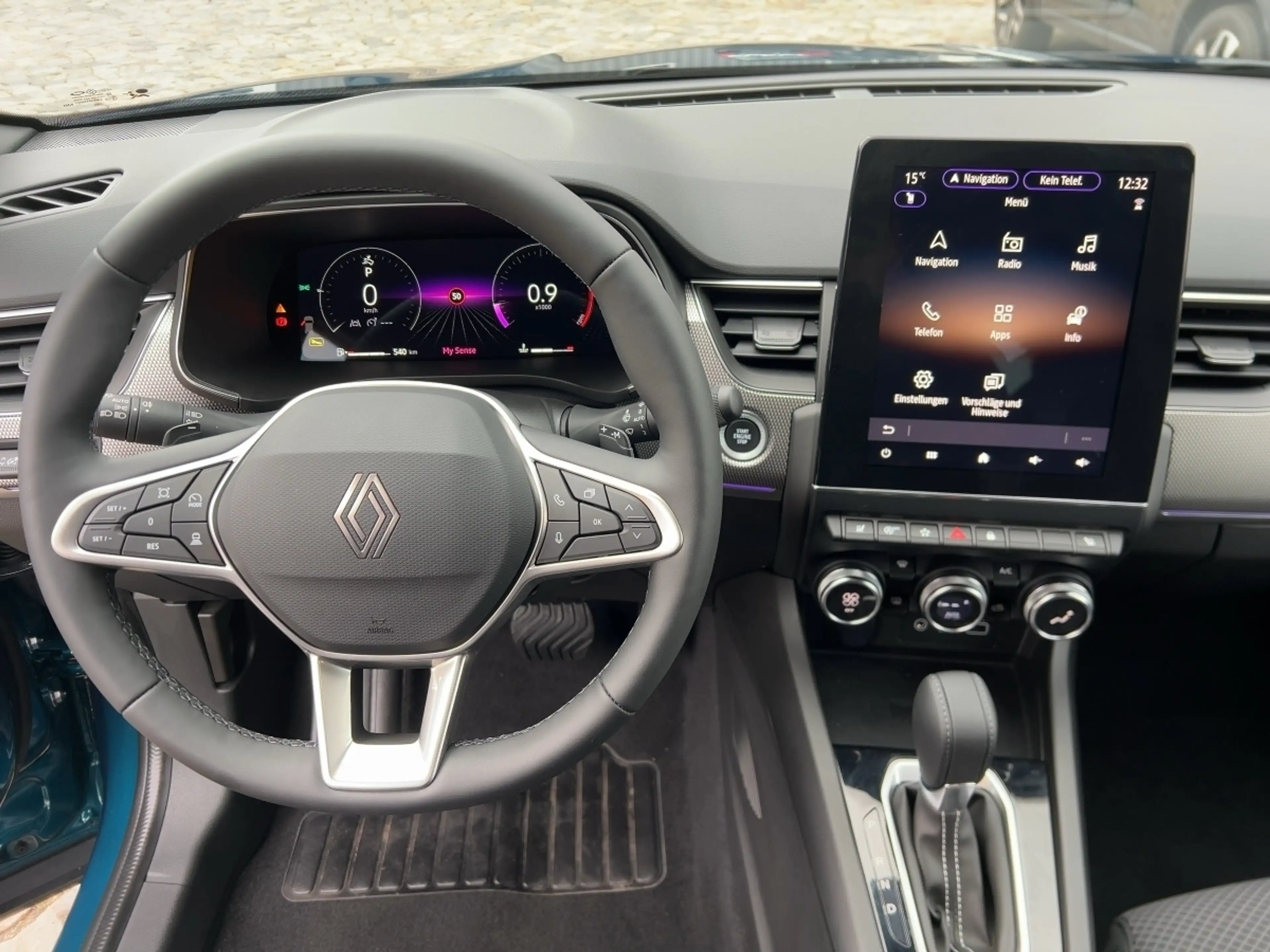 Renault Arkana TECHNO Mild Hybrid 140 EDC Apple CarPlay BT — photo 12