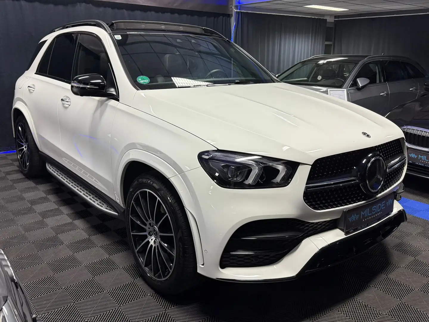 Mercedes-Benz GLE 350 GLE-Klasse GLE 350 de AMG Line 4Matic Weiß - 1