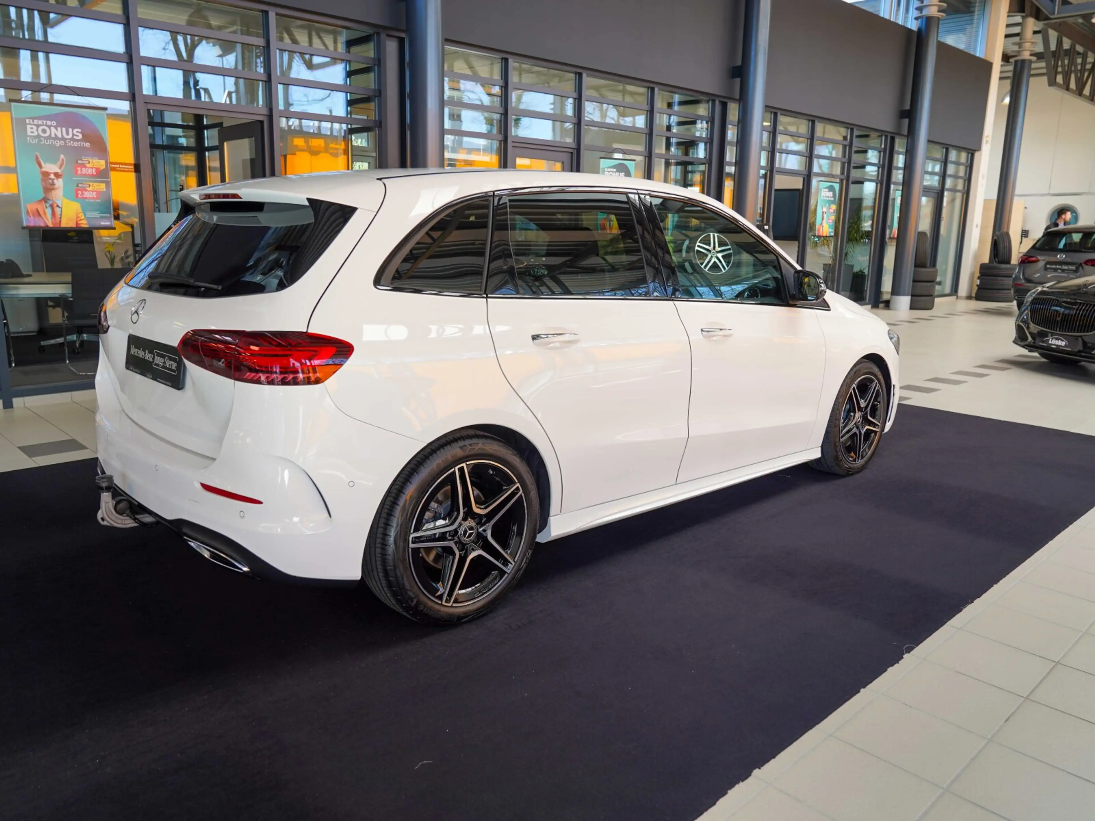 Mercedes-Benz B 220 B 220 d AMG Line Night 360° AHK Carbon DISTRO — photo 7