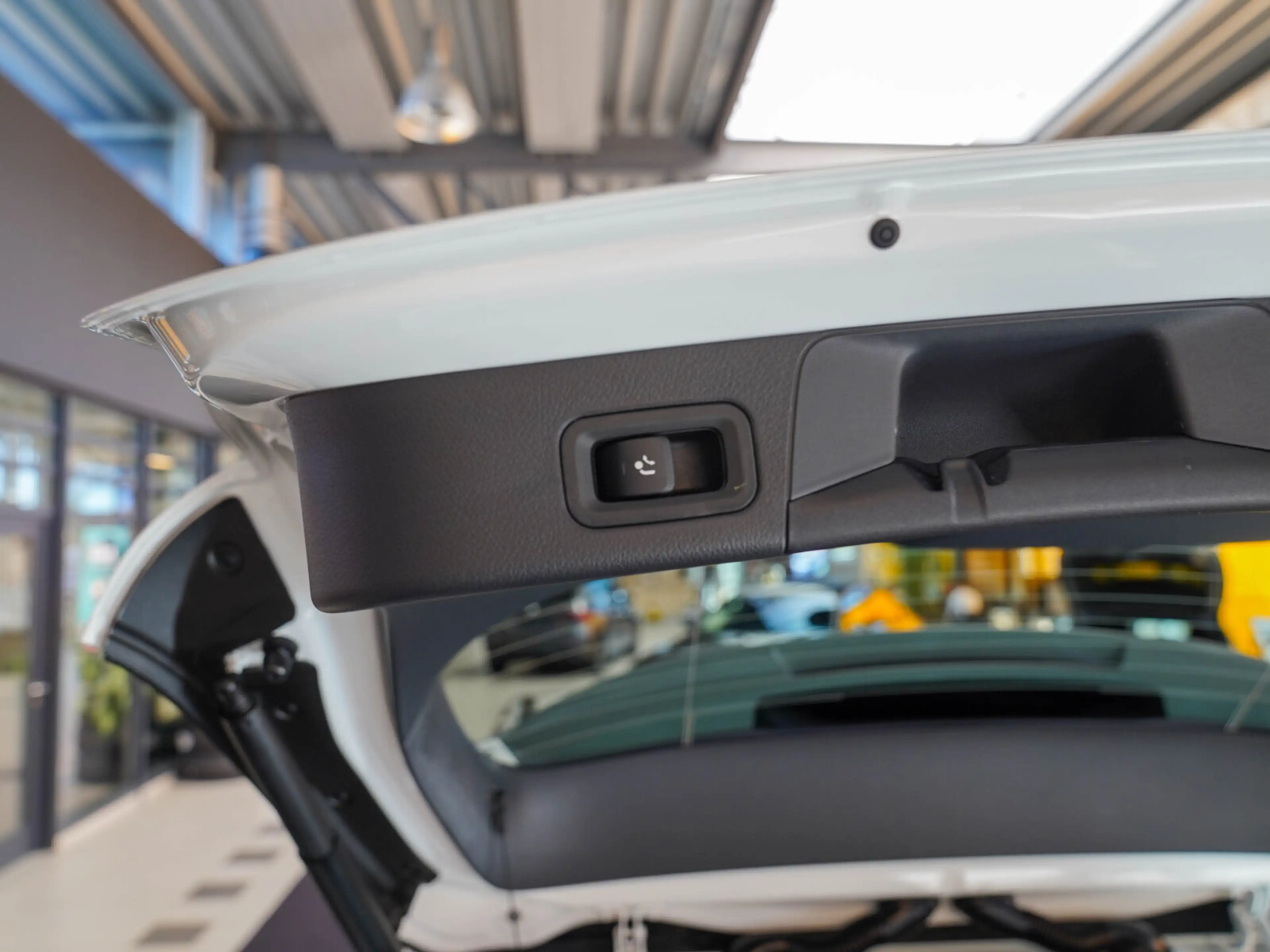 Mercedes-Benz B 220 B 220 d AMG Line Night 360° AHK Carbon DISTRO — photo 11