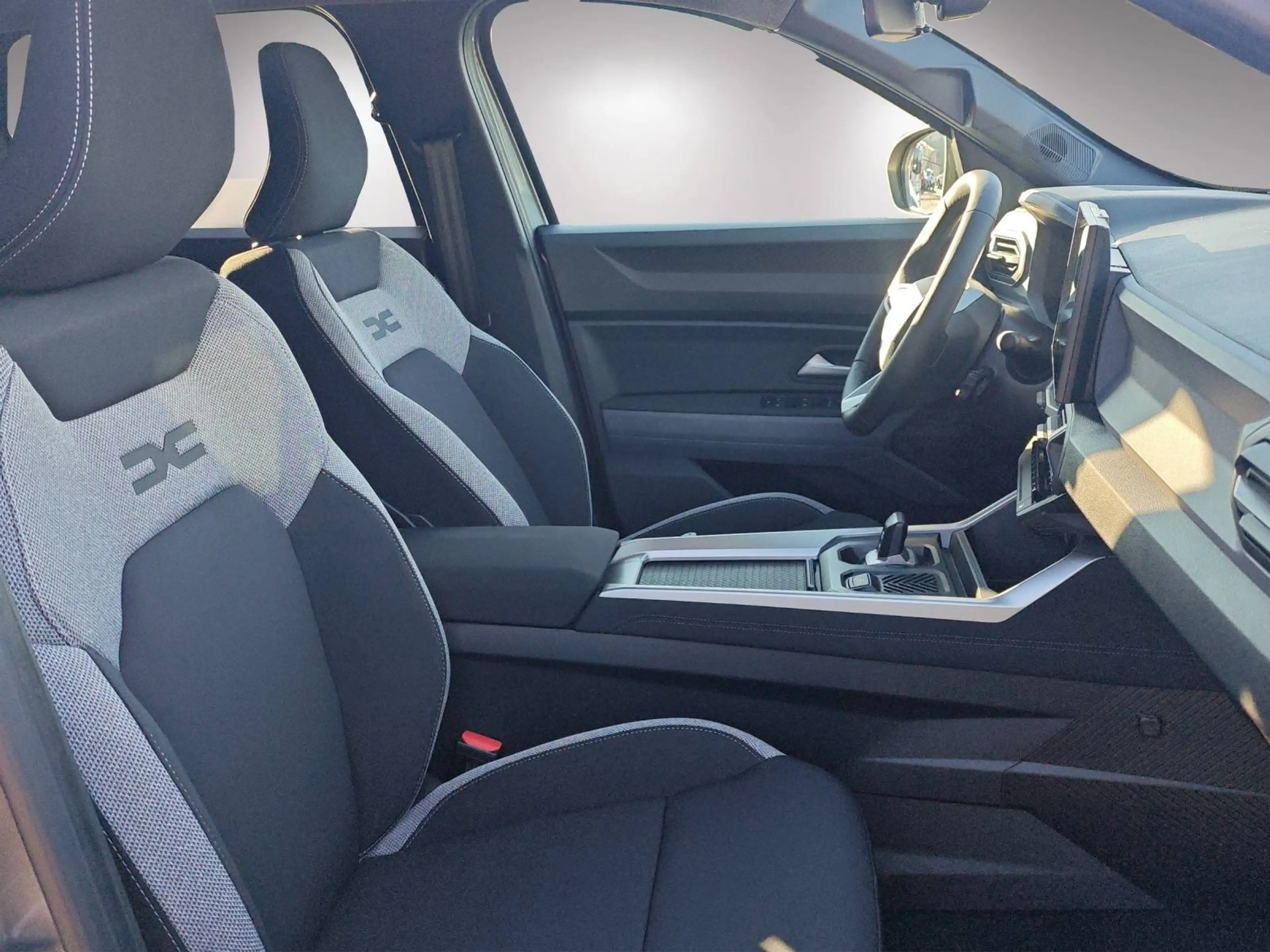 Dacia Bigster Journey Hybrid 155 — photo 15