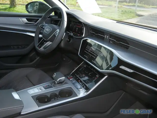 Audi S6 view 5
