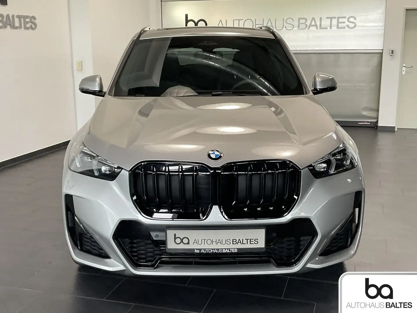 BMW X1 X1 sDrive 20i M Sport 19"/Pano/Park/DrivPlus/AHK Argent - 2