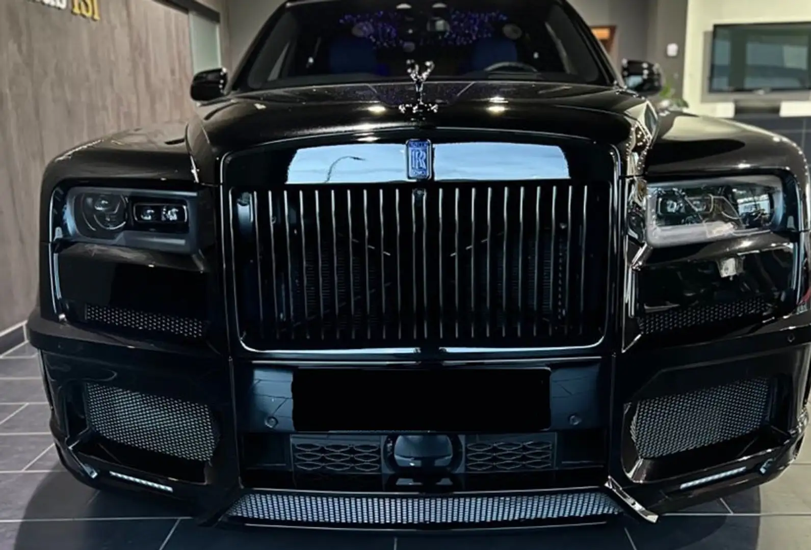 Rolls-Royce Cullinan Black - 2