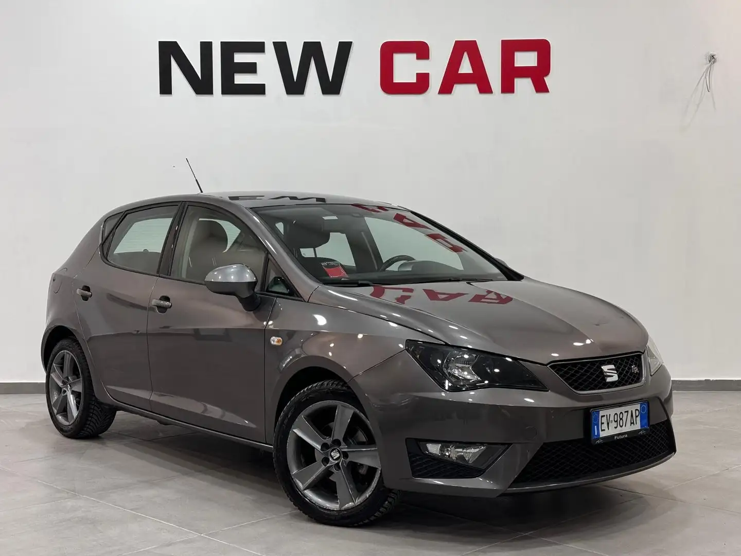 SEAT Ibiza 1.6 TDI CR 5 porte FR Szary - 1