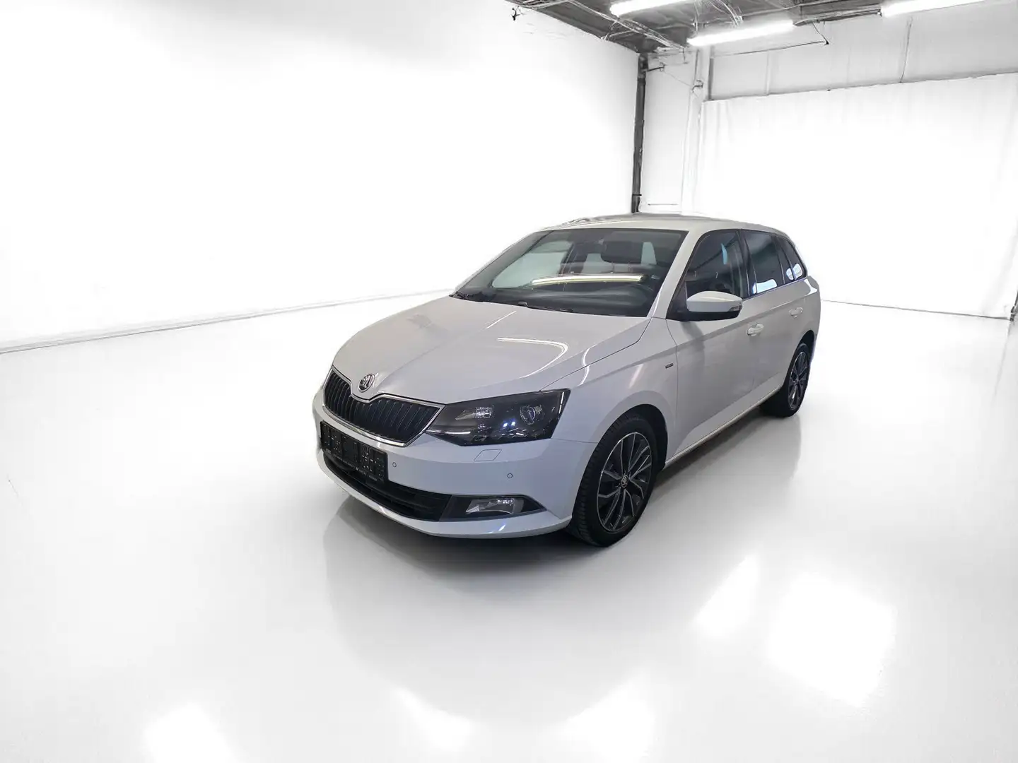 Skoda Fabia Combi Drive 1.4 TDI DSG PDC SmartLink Blanc - 1